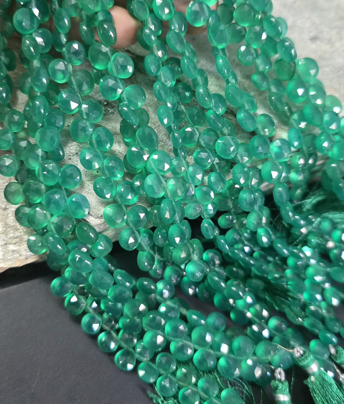 green onyx faceted heart beads, 8 mm, 8 inches strand, natural green onyx, faceted heart beads, jewellery making supplies