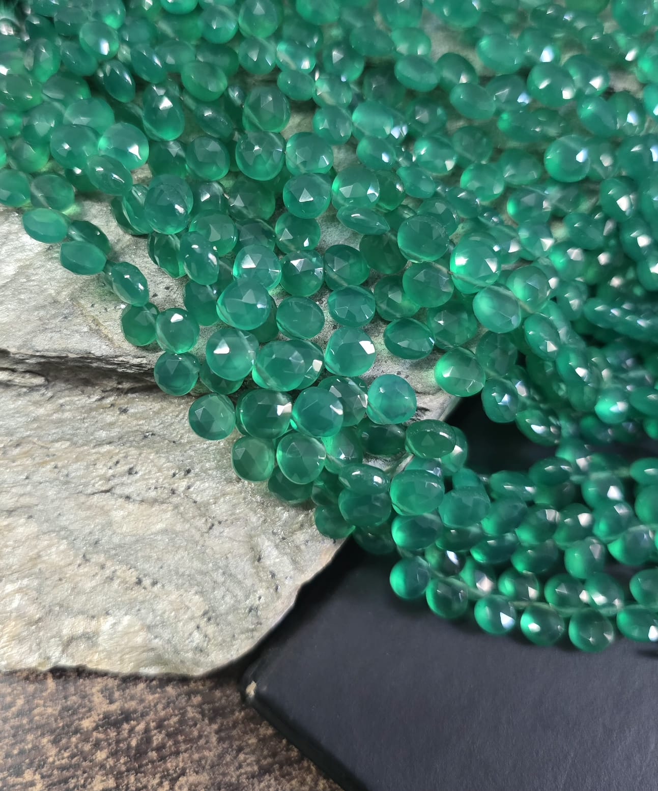 green onyx faceted heart beads, 8 mm, 8 inches strand, natural green onyx, faceted heart beads, jewellery making supplies